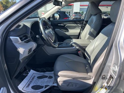 2024 Toyota Highlander XLE