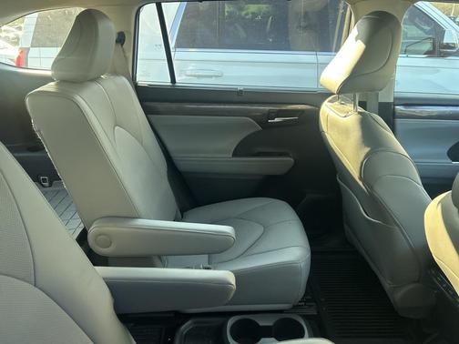2024 Toyota Highlander Limited