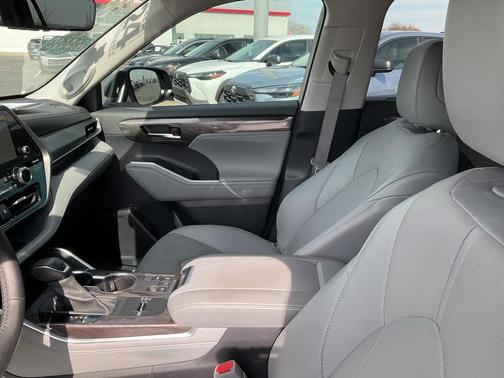 2024 Toyota Highlander Limited