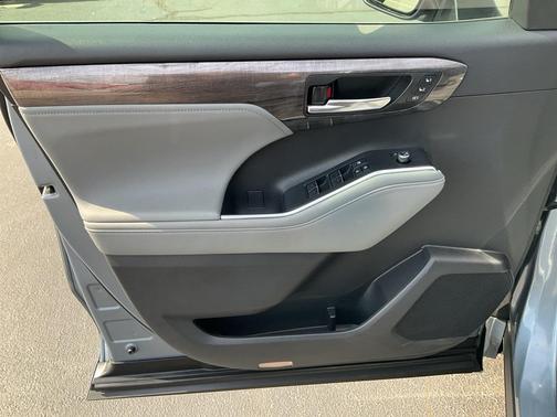 2024 Toyota Highlander Limited