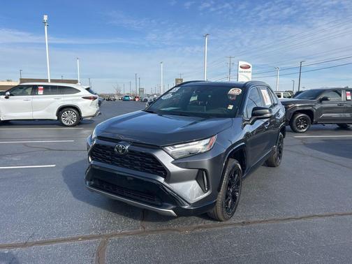 2025 Toyota RAV4 Hybrid SE