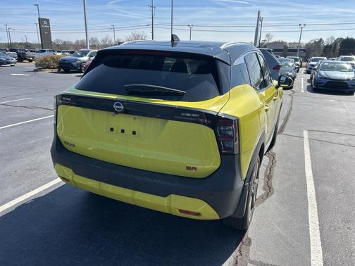 2025 Nissan Kicks SR