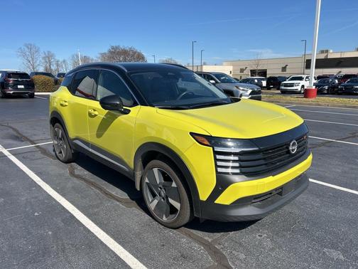 2025 Nissan Kicks SR