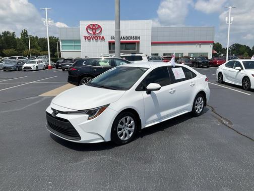 2024 Toyota Corolla LE