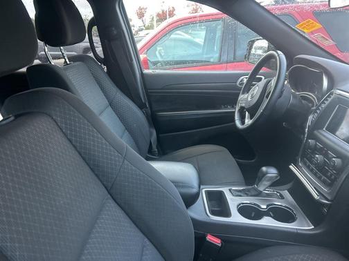 2018 Jeep Grand Cherokee Laredo E