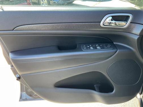 2018 Jeep Grand Cherokee Laredo E