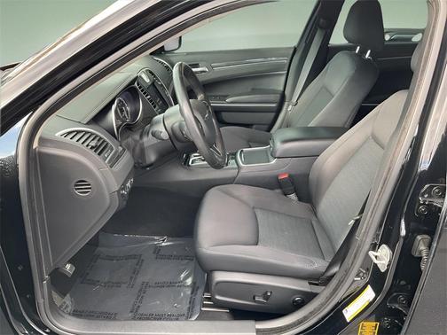 2021 Chrysler 300 Touring