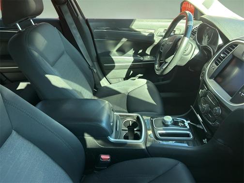 2021 Chrysler 300 Touring