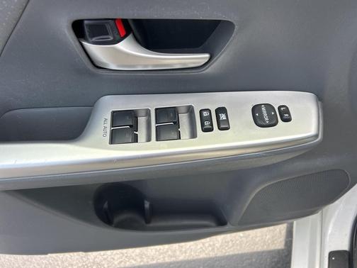 Blizzard Pearl 2013 Toyota Prius v Three