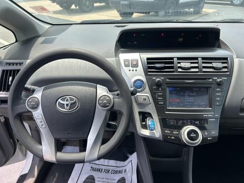 Blizzard Pearl 2013 Toyota Prius v Three