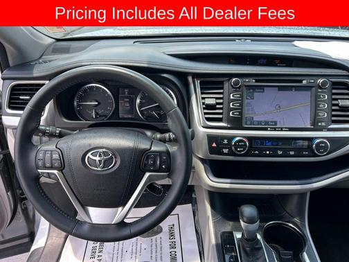 Silver Sky Metallic 2016 Toyota Highlander XLE