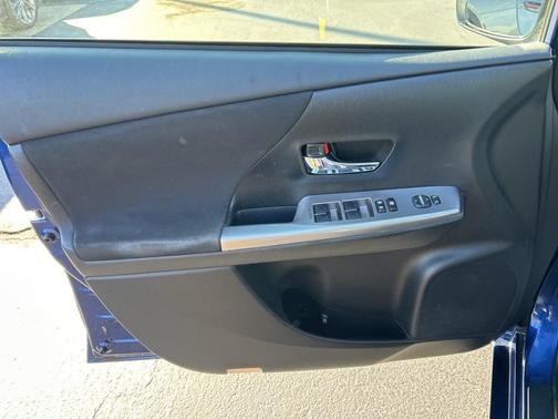 2017 Toyota Prius v Three