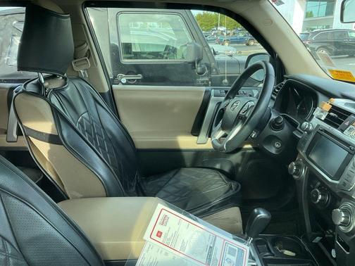 Midnight Black Metallic 2018 Toyota 4Runner SR5