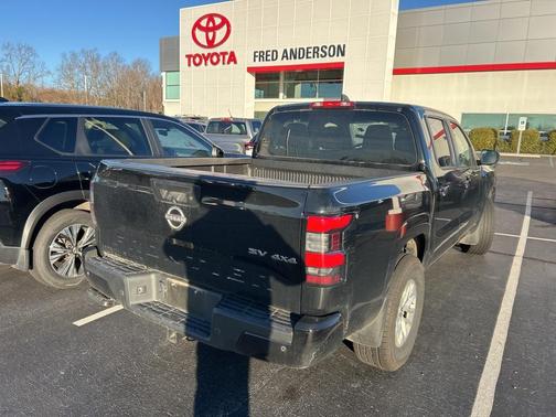 2024 Nissan Frontier SV