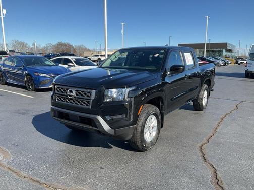 2024 Nissan Frontier SV