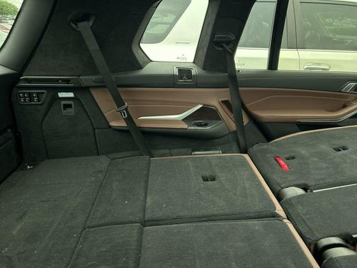 Arctic Grey Metallic 2021 BMW X7 xDrive40i
