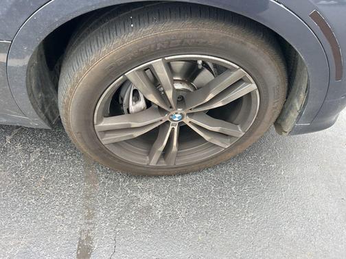 Arctic Grey Metallic 2021 BMW X7 xDrive40i