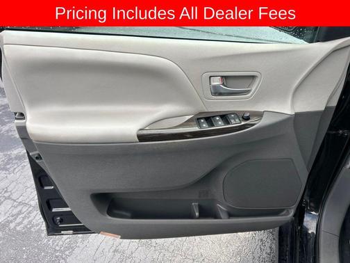 Midnight Black Metallic 2020 Toyota Sienna XLE