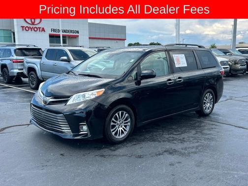 Midnight Black Metallic 2020 Toyota Sienna XLE