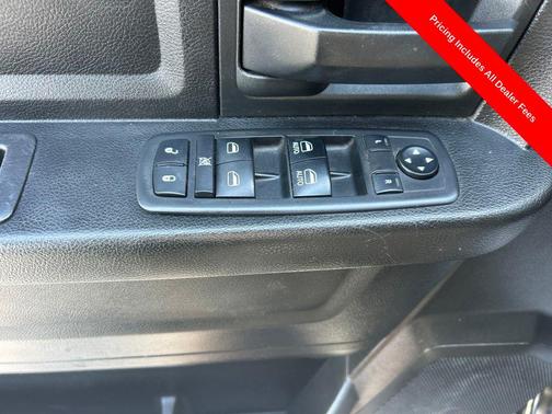 Brilliant Black Crystal Pearlcoat 2019 RAM 1500 Express