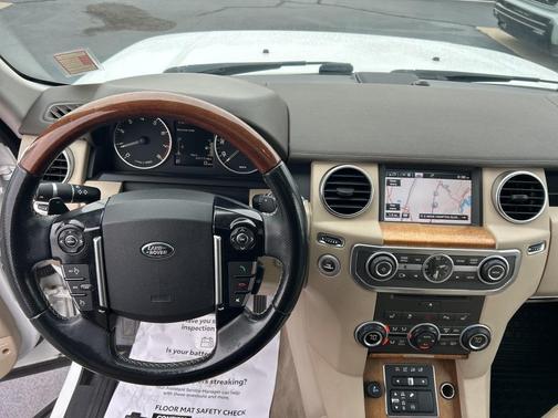 2016 Land Rover LR4 Base