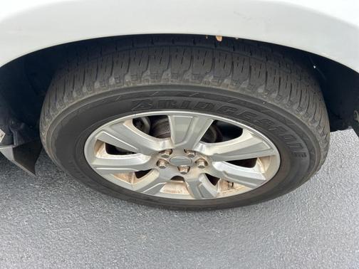 2016 Land Rover LR4 Base