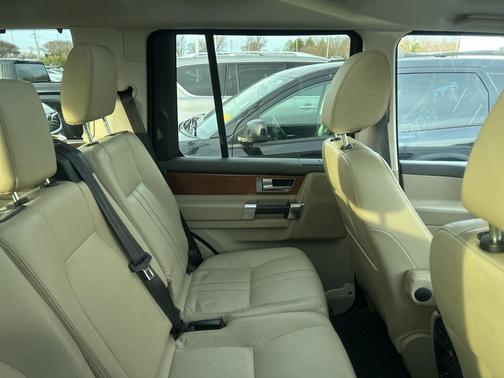 2016 Land Rover LR4 Base