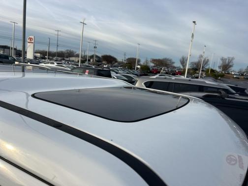 2016 Land Rover LR4 Base