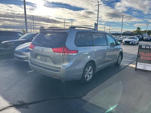 2013 Toyota Sienna LE