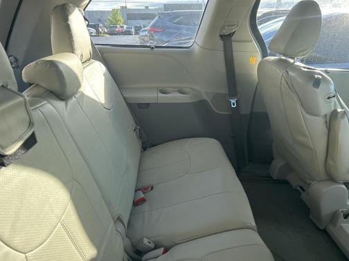 2013 Toyota Sienna LE