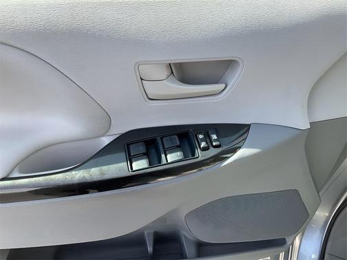 2013 Toyota Sienna LE