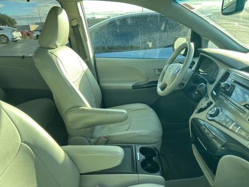 2013 Toyota Sienna LE