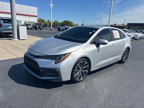Classic Silver Metallic 2022 Toyota Corolla SE