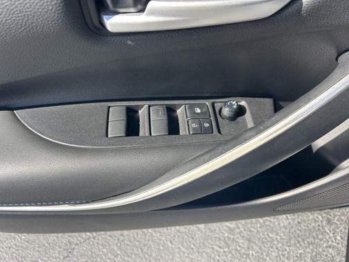 Classic Silver Metallic 2022 Toyota Corolla SE