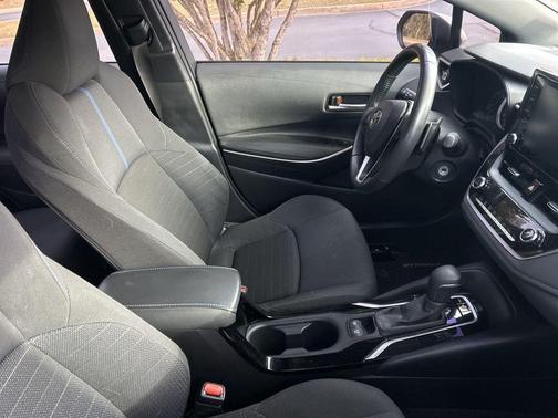 Classic Silver Metallic 2022 Toyota Corolla SE