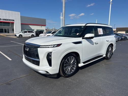 2025 INFINITI QX80 Luxe