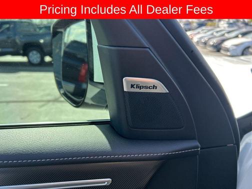 Radiant White 2025 INFINITI QX80 Luxe