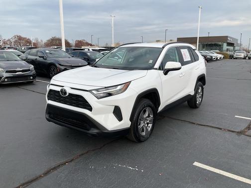 2024 Toyota RAV4 XLE