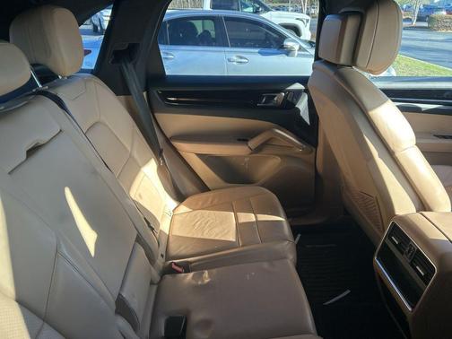 2019 Porsche Cayenne Cayenne