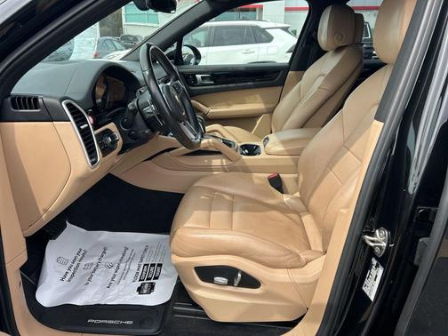 2019 Porsche Cayenne Cayenne