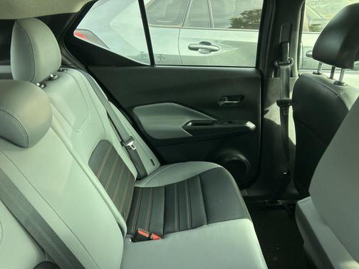 Boulder Gray Pearl 2024 Nissan Kicks SR