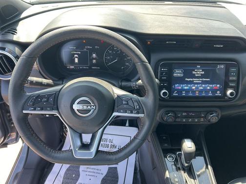 Boulder Gray Pearl 2024 Nissan Kicks SR