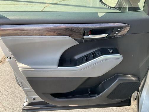 2025 Toyota Highlander Limited