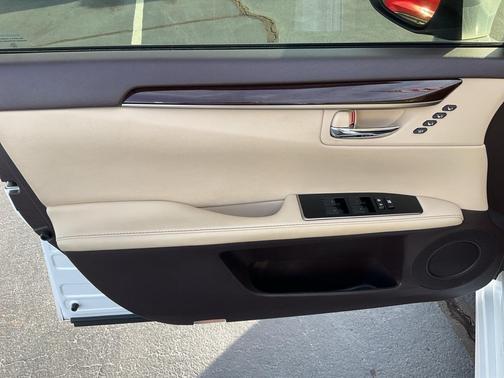 2016 Lexus ES 350 Base