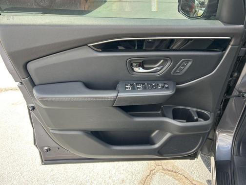 Modern Steel Metallic 2024 Honda Pilot Touring 8-Passenger