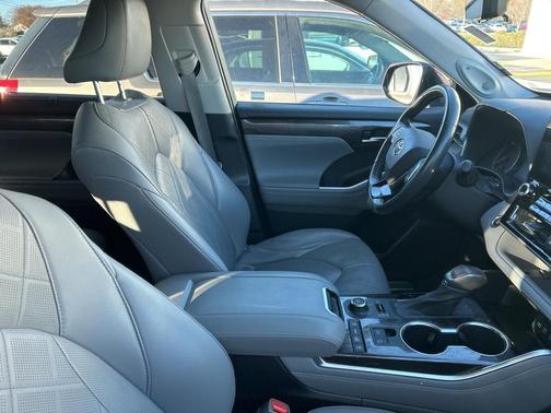 2021 Toyota Highlander Platinum