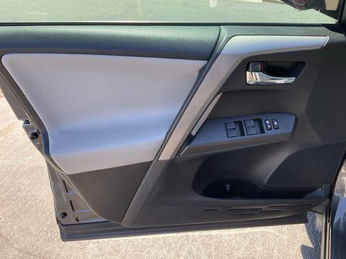 Magnetic Gray Metallic 2017 Toyota RAV4 XLE