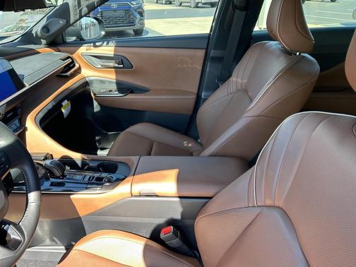 2025 Toyota Crown Signia Limited