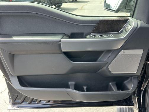 AGATE BLACK METALLIC 2023 Ford F-150 Lariat