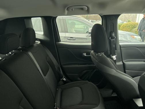 2023 Jeep Renegade Trailhawk